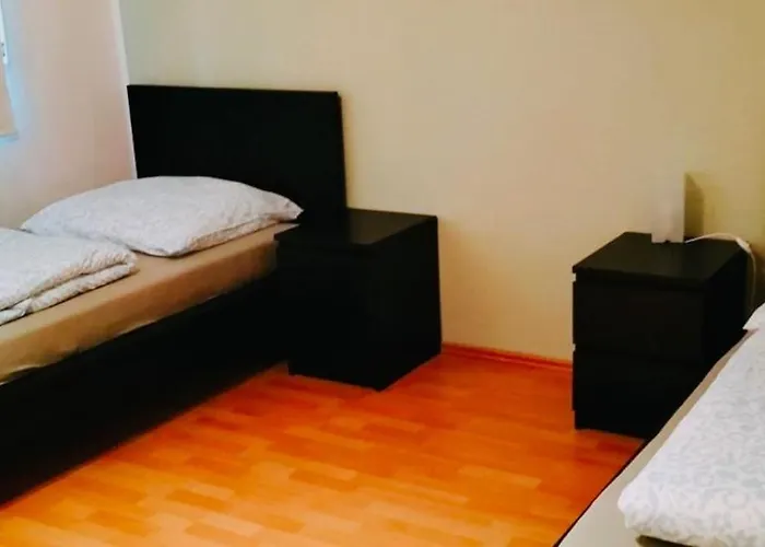 Monteurwohnungen In アパート